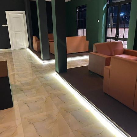 Royal Bliss Hotel نوفارا إيلِيا المظهر الخارجي الصورة