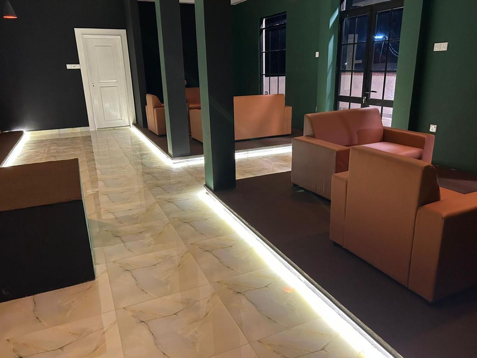 Royal Bliss Hotel نوفارا إيلِيا المظهر الخارجي الصورة
