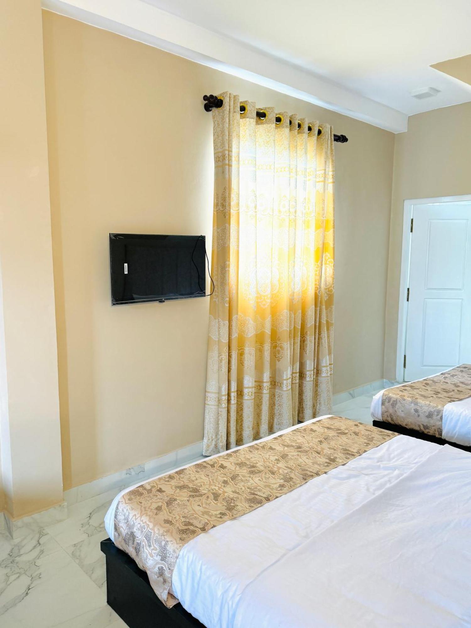 Royal Bliss Hotel نوفارا إيلِيا المظهر الخارجي الصورة